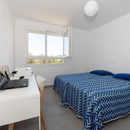 Le Lavandou, T3 Climatise 4 Pers, Proximite Plage, Parking - Fr-1-803-59 *