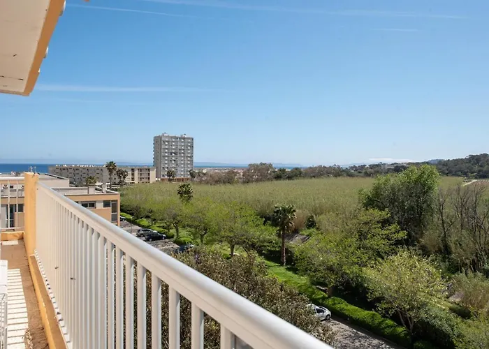 Le Lavandou, T3 Climatise 4 Pers, Proximite Plage, Parking - Fr-1-803-59 Apartment *