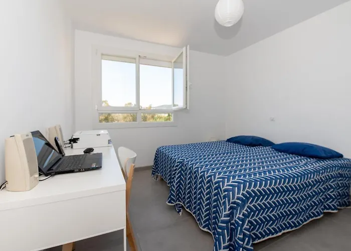 Le Lavandou, T3 Climatise 4 Pers, Proximite Plage, Parking - Fr-1-803-59 *