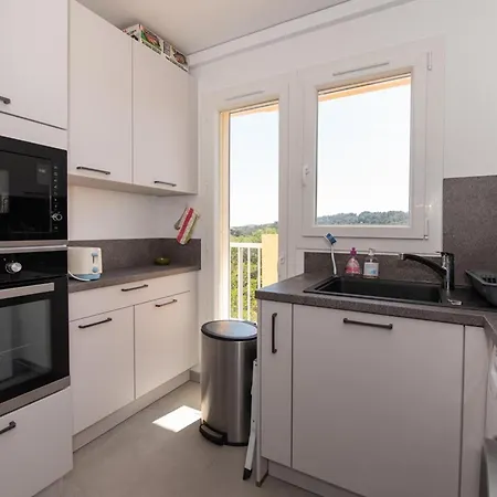 Daire Le Lavandou, T3 Climatise 4 Pers, Proximite Plage, Parking - Fr-1-803-59 Le Lavandou