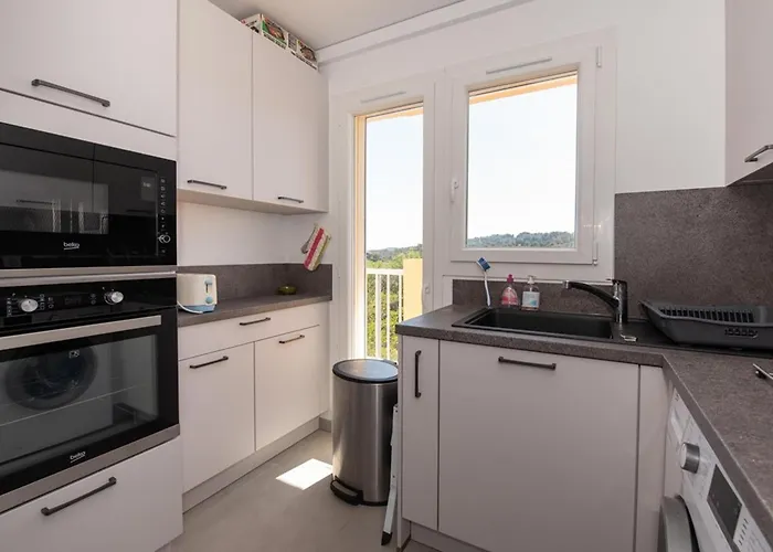 Apartman Le Lavandou, T3 Climatise 4 Pers, Proximite Plage, Parking - Fr-1-803-59 Le Lavandou